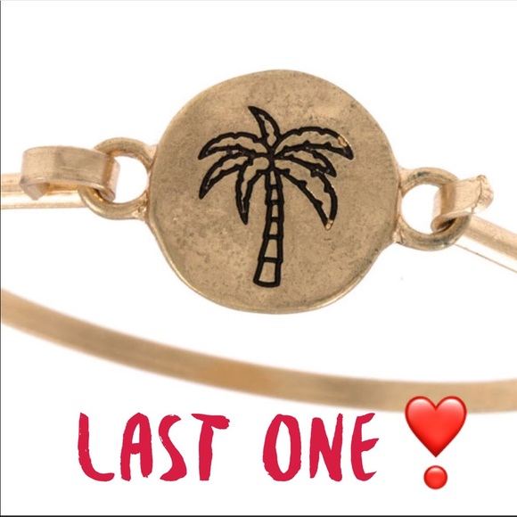 sunsparkles Jewelry - 🟠3/$25 Palm Tree etched disk bracelet - Gold